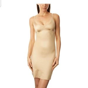 ‼️LAST CALL‼️ Spanx Simplicity lingerie nude spaghetti strap slip dress.